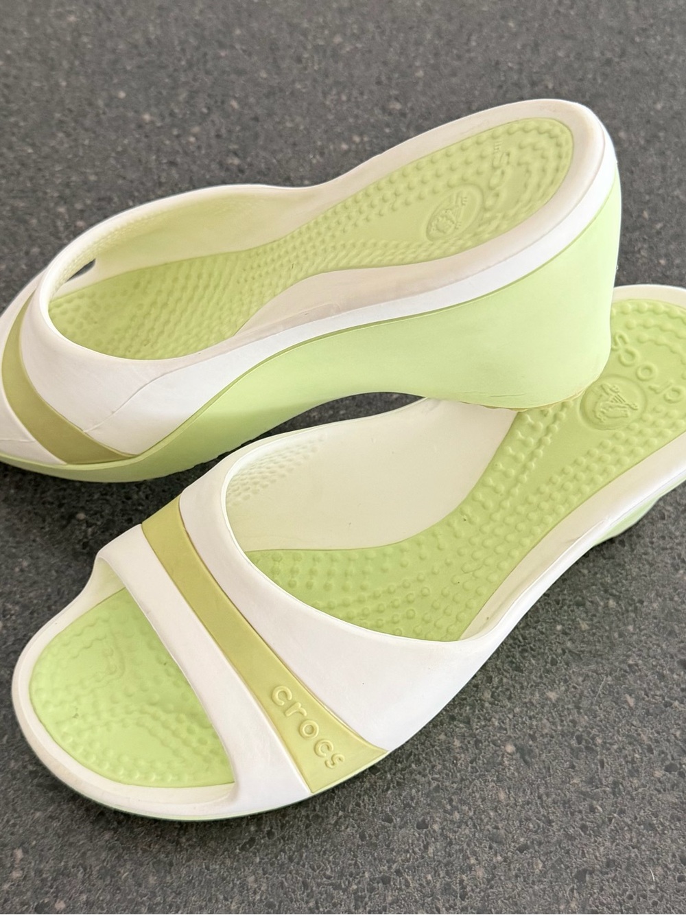 CROCS White Slide Sandals with Light Green Footbed size 7